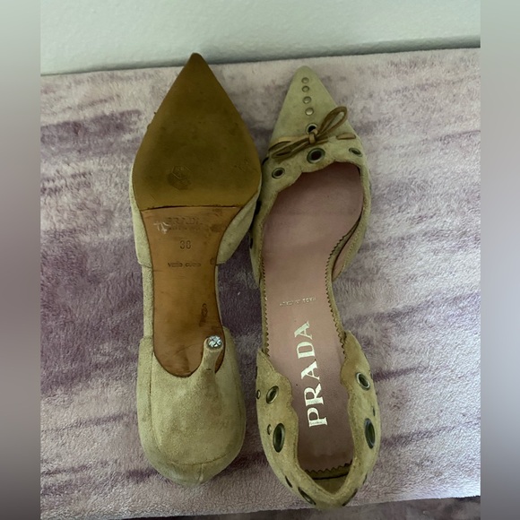 PRADA beige suede kitten heels - Picture 3 of 7